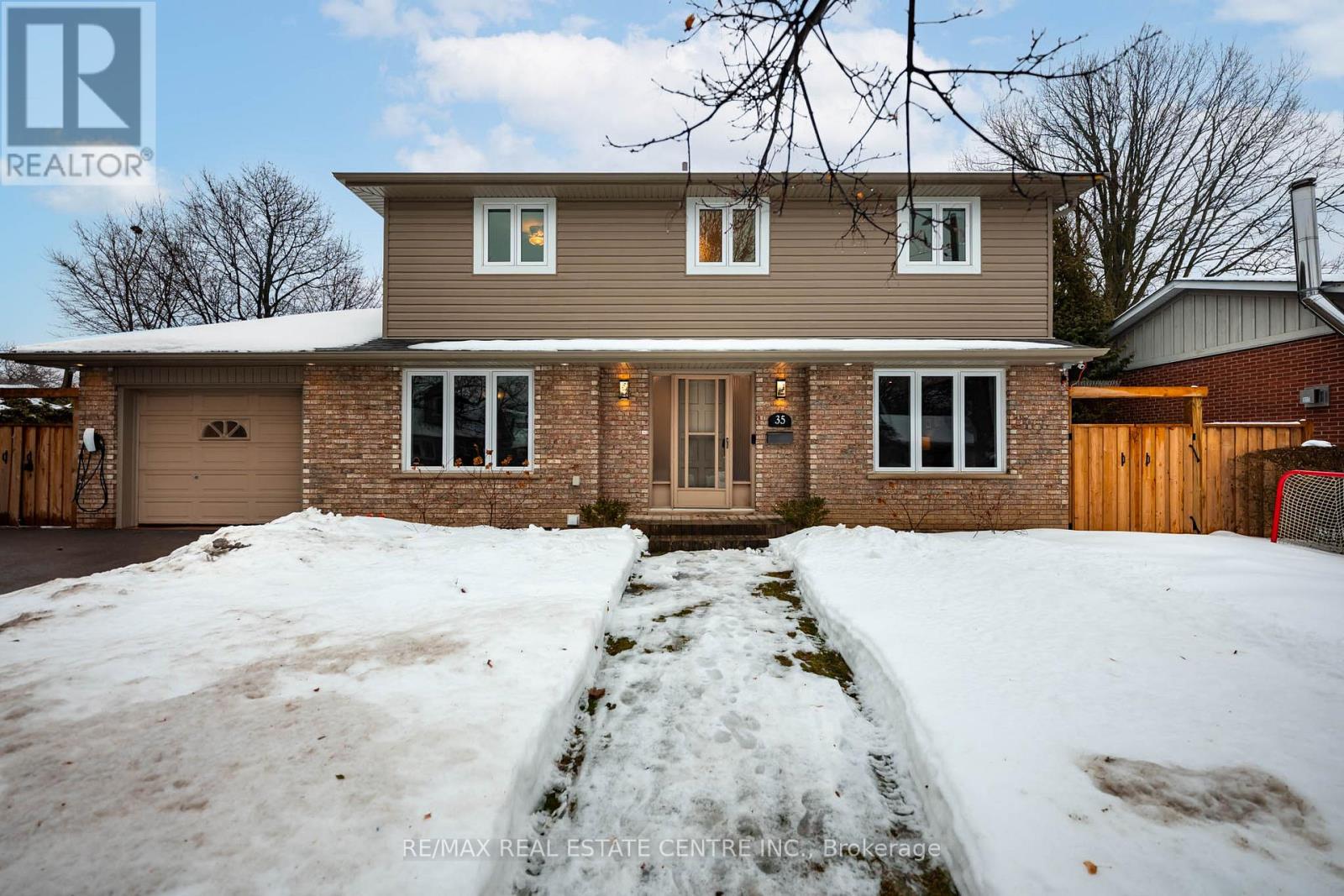 35 Treleaven Drive, Brampton, Ontario  L6Y 1X7 - Photo 3 - W12810470