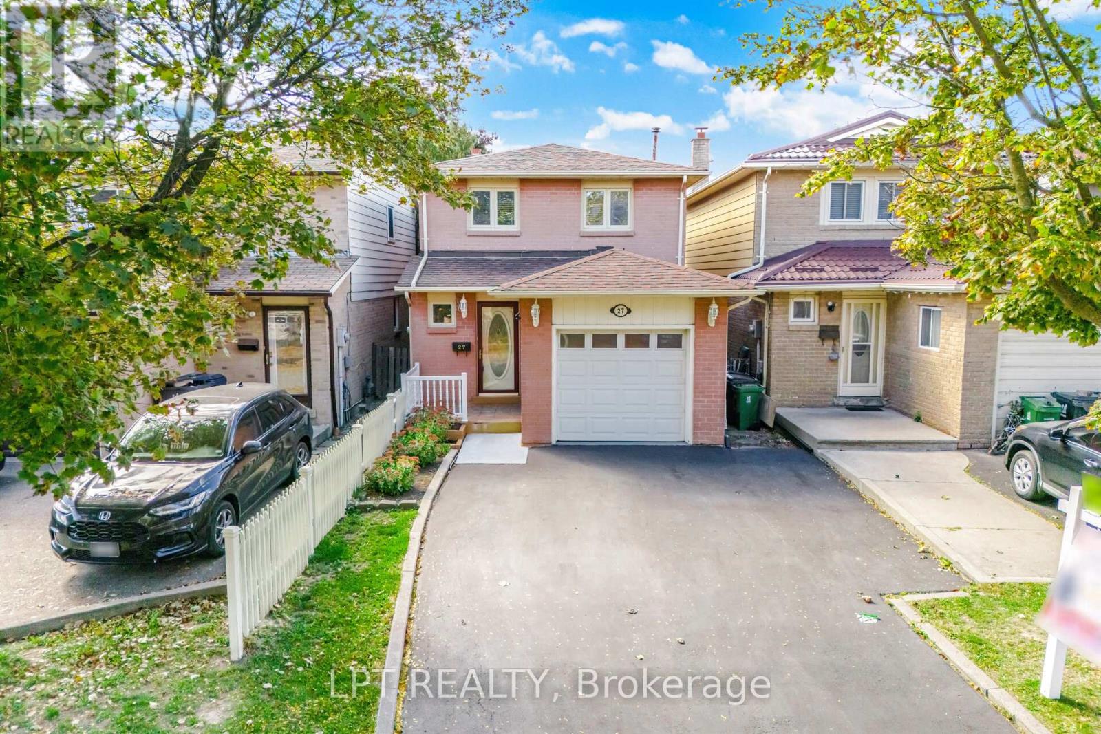 27 Woodsview Avenue, Toronto, Ontario  M9W 6B9 - Photo 2 - W12810490