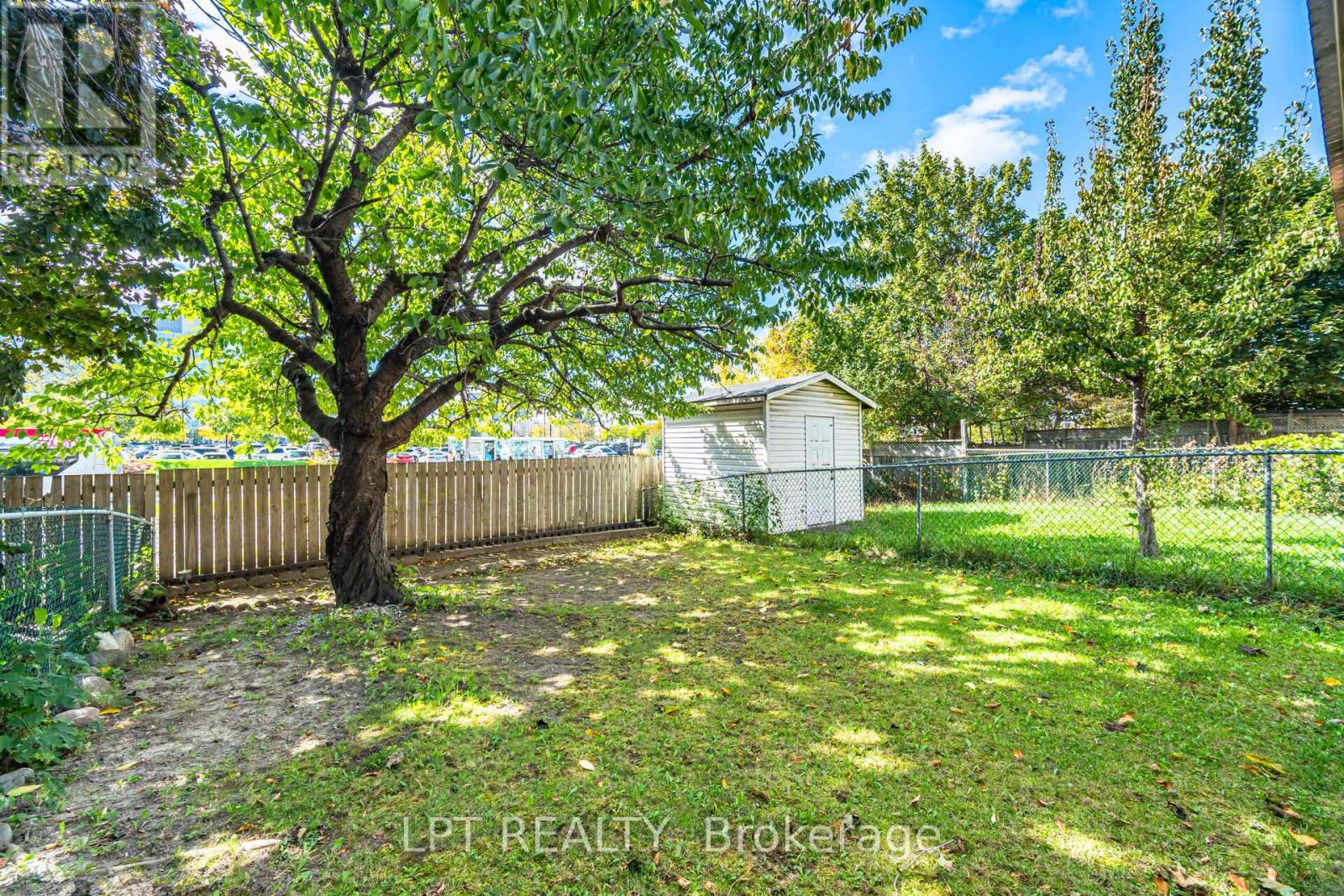 27 Woodsview Avenue, Toronto, Ontario  M9W 6B9 - Photo 35 - W12810490