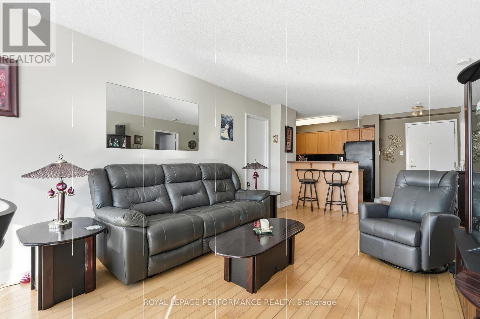 412 - 225 Alvin Road N, Ottawa, Ontario  K1L 4H6 - Photo 10 - X12810504