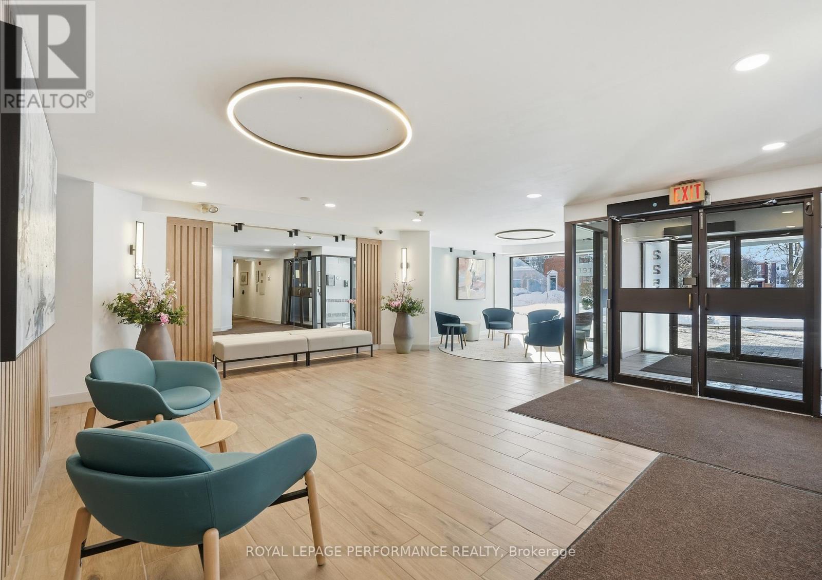 412 - 225 Alvin Road N, Ottawa, Ontario  K1L 4H6 - Photo 4 - X12810504