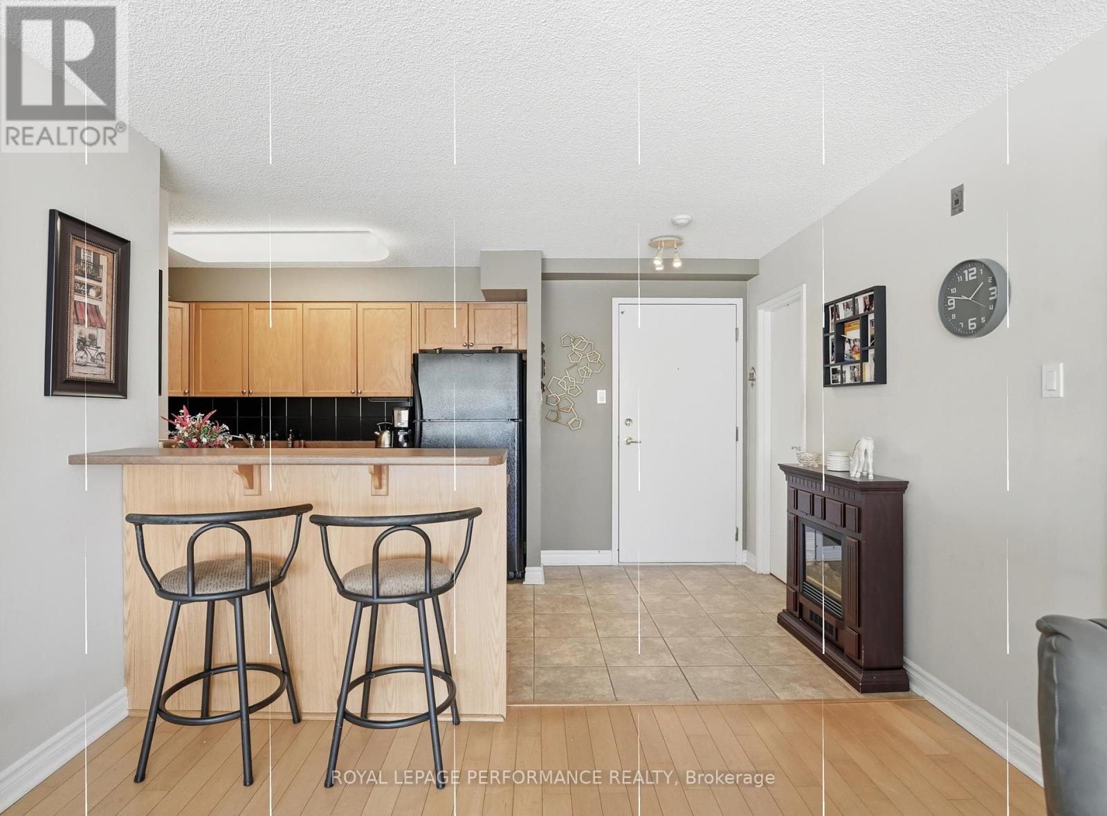 412 - 225 Alvin Road N, Ottawa, Ontario  K1L 4H6 - Photo 6 - X12810504