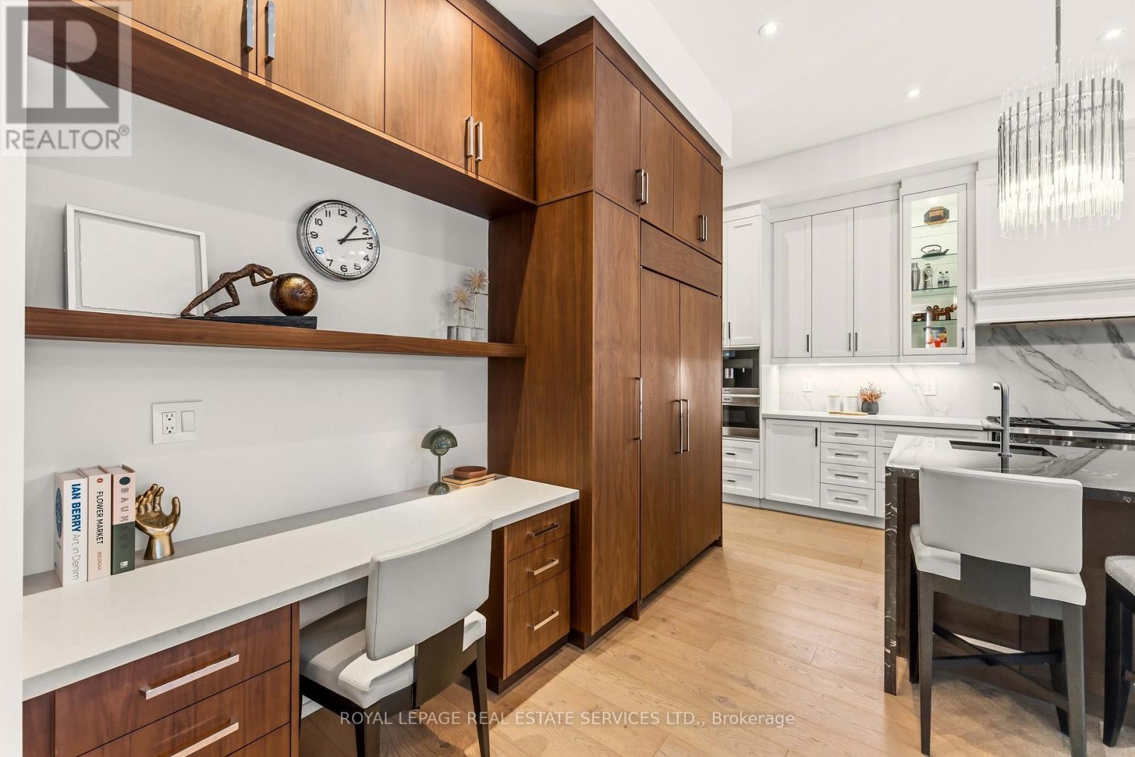 112 Mildenhall Road, Toronto, Ontario  M4N 3H5 - Photo 17 - C12810498