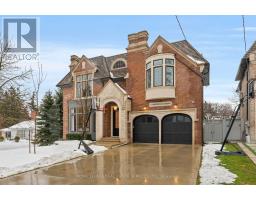 112 MILDENHALL ROAD, Toronto, Ontario