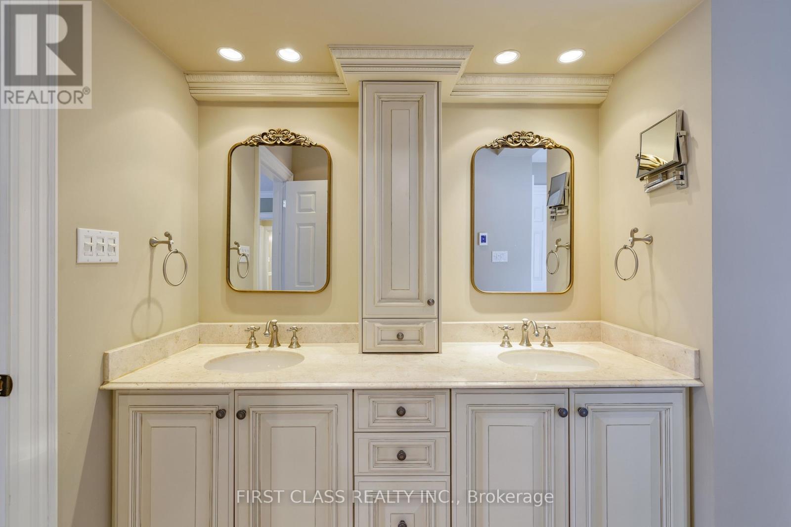 80 Douglas Drive, Toronto, Ontario  M4W 2B4 - Photo 26 - C12810510