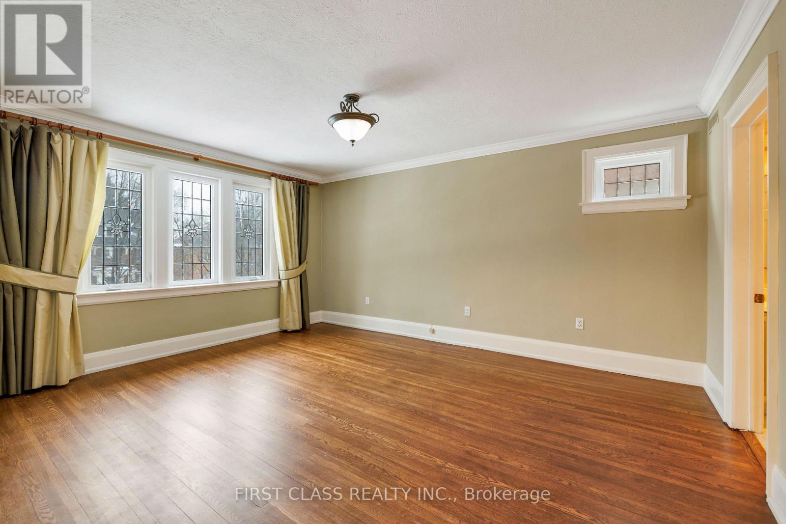 80 Douglas Drive, Toronto, Ontario  M4W 2B4 - Photo 27 - C12810510