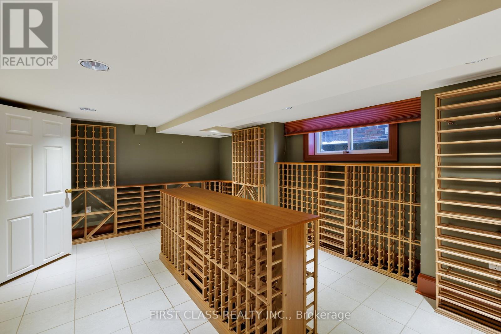 80 Douglas Drive, Toronto, Ontario  M4W 2B4 - Photo 38 - C12810510