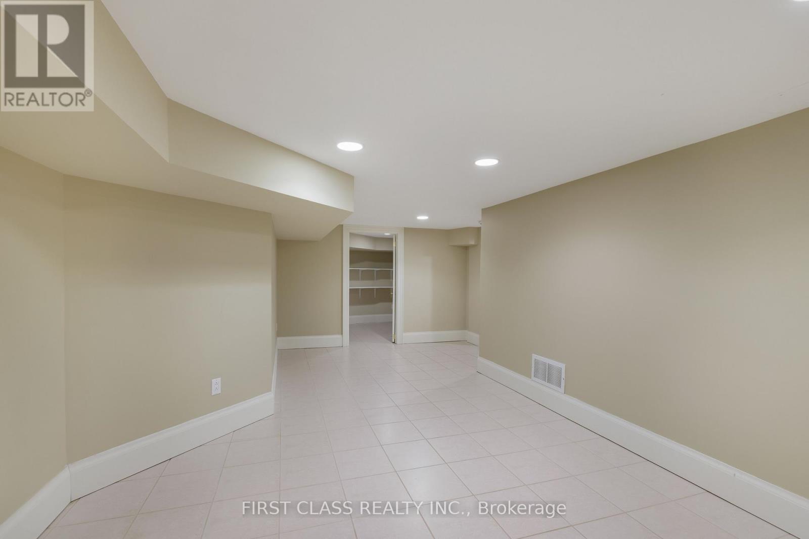 80 Douglas Drive, Toronto, Ontario  M4W 2B4 - Photo 40 - C12810510