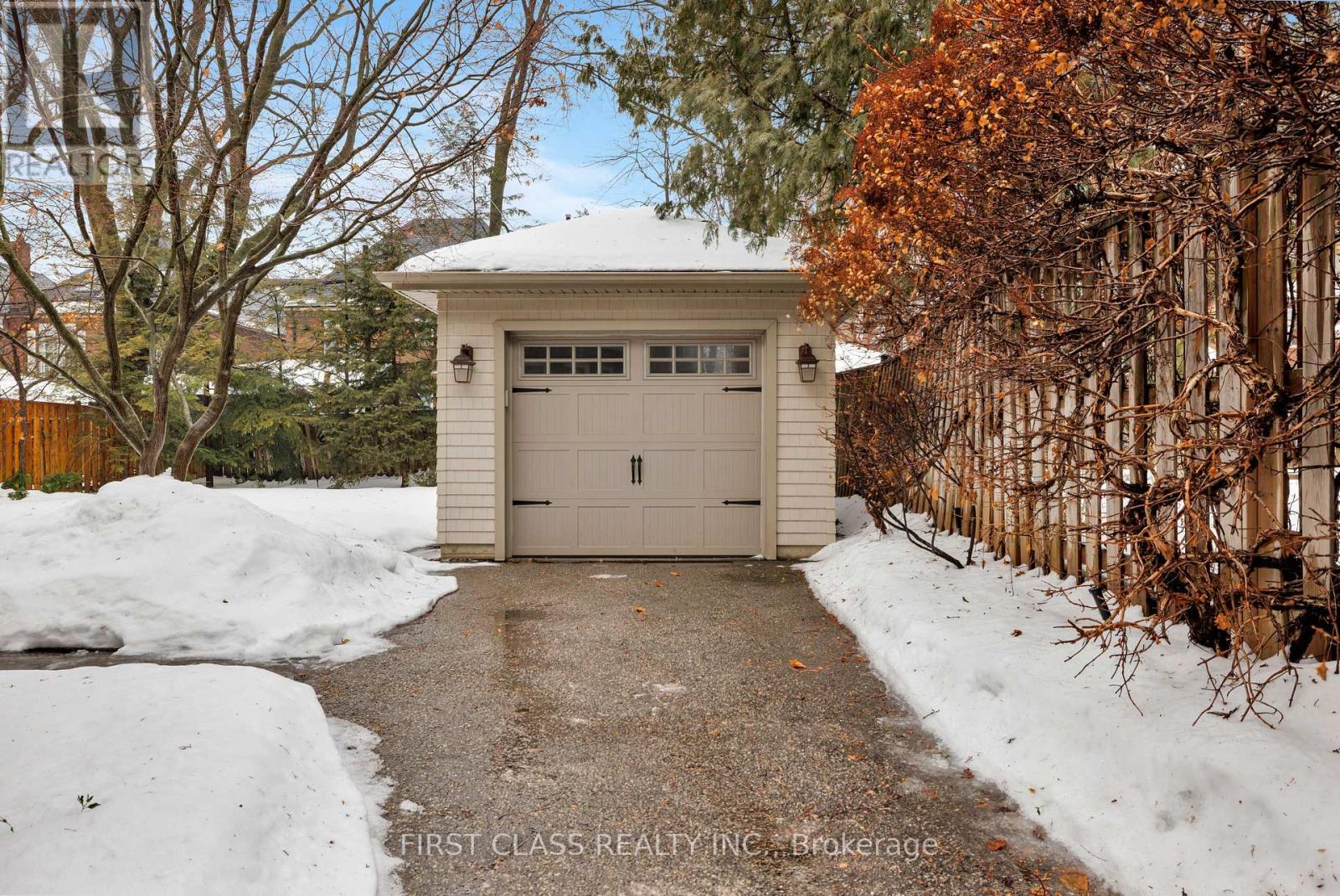 80 Douglas Drive, Toronto, Ontario  M4W 2B4 - Photo 46 - C12810510