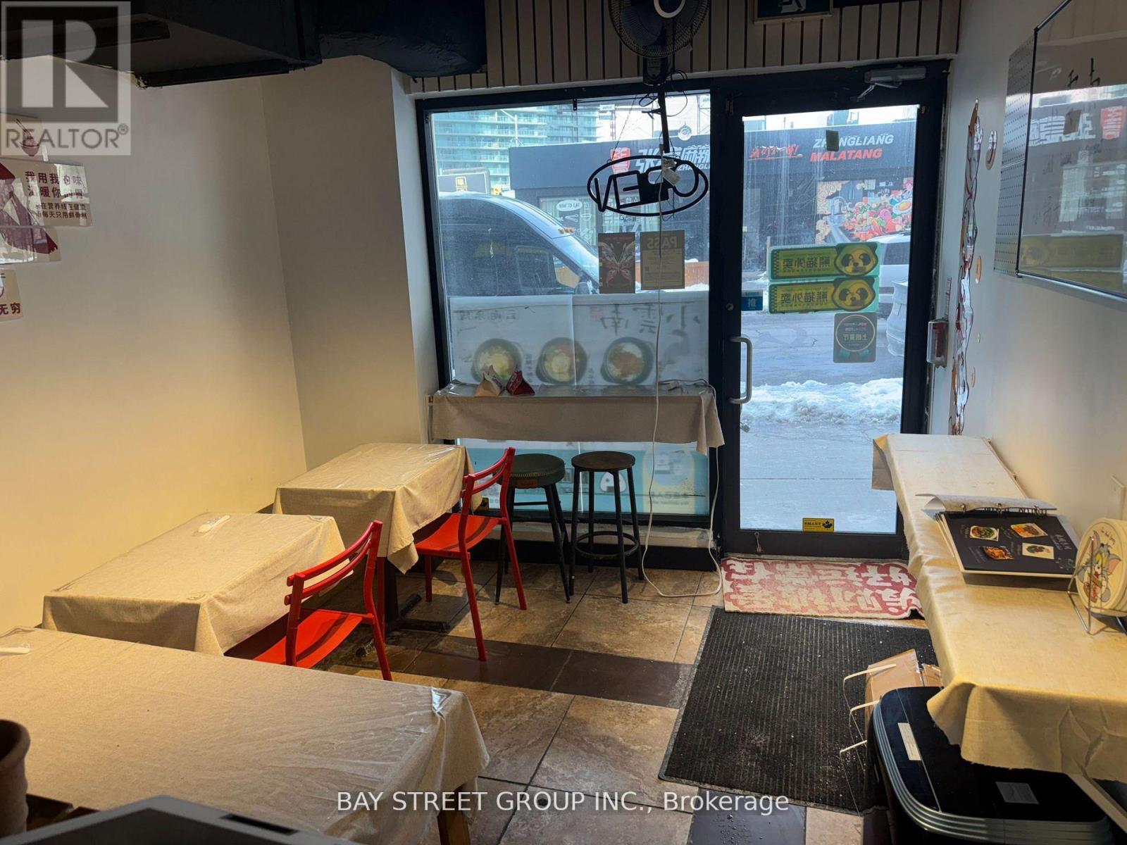 1 Byng Avenue, Toronto, Ontario M2N 0E6 - Photo 2 - C12810520