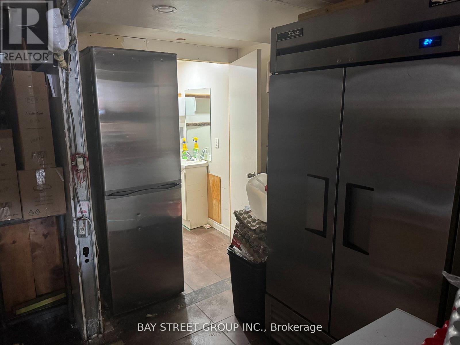 1 Byng Avenue, Toronto, Ontario M2N 0E6 - Photo 7 - C12810520