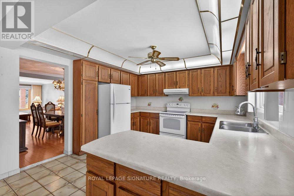 52a Gooderham Drive, Toronto, Ontario  M1R 3G7 - Photo 11 - E12810516