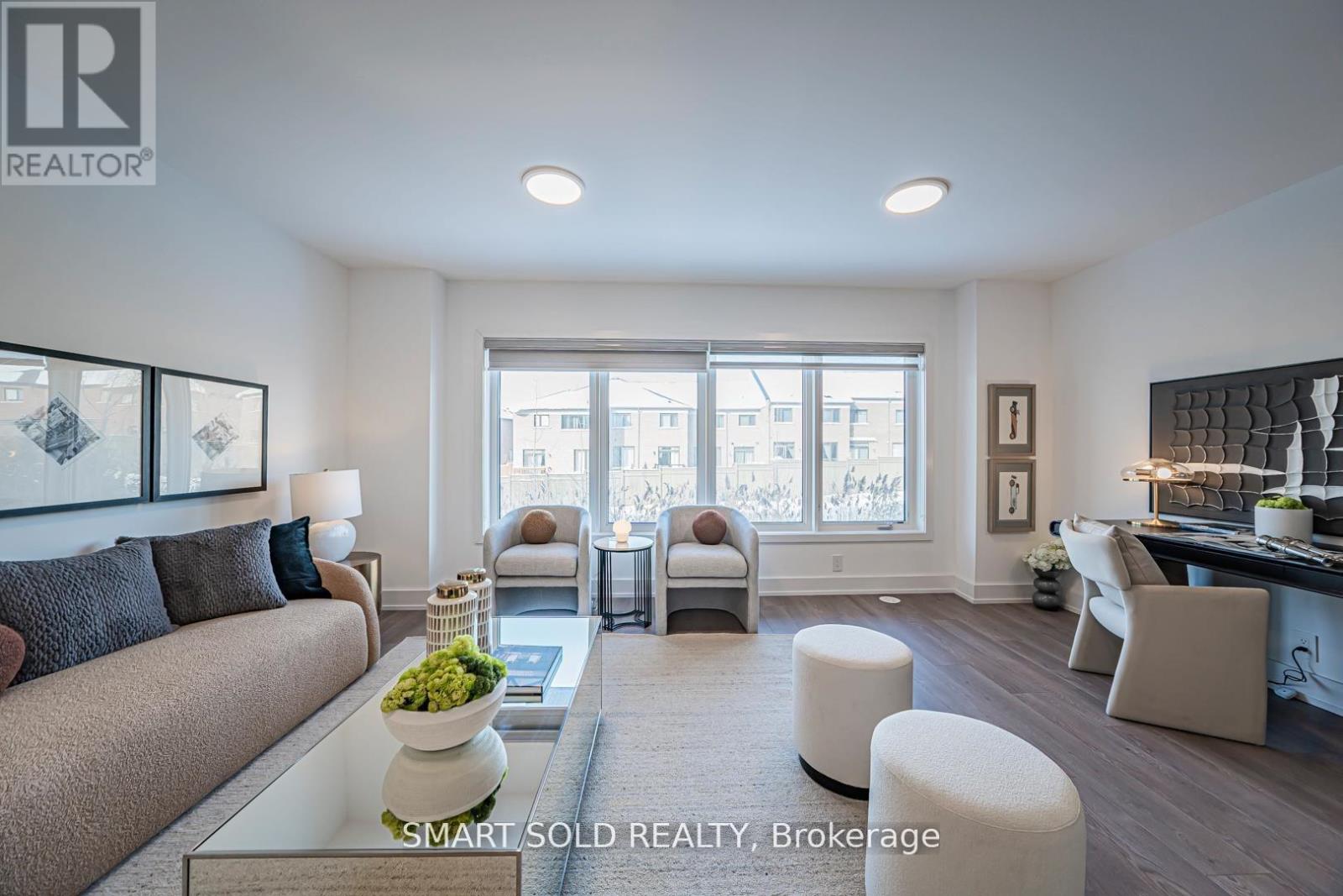 22 Chestnut Court, Aurora, Ontario  L4G 7C4 - Photo 8 - N12810518