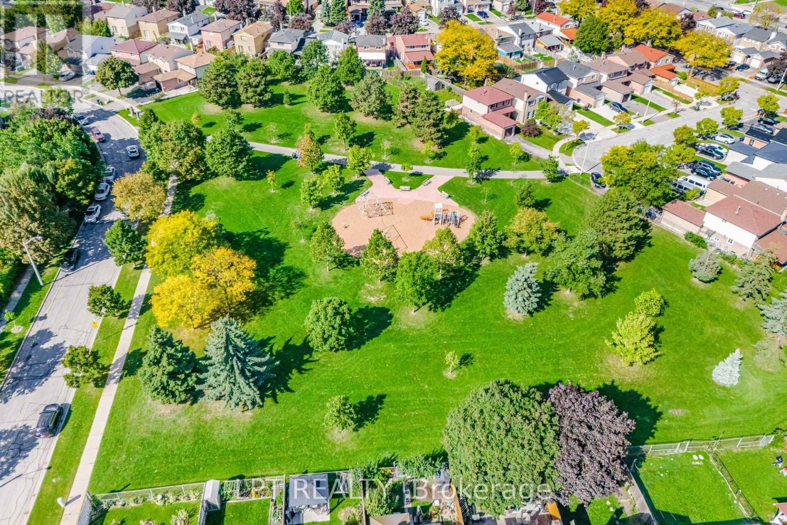 27 Woodsview Avenue, Toronto, Ontario  M9W 6B9 - Photo 48 - W12810490