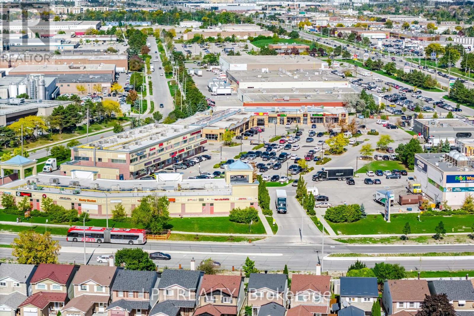 27 Woodsview Avenue, Toronto, Ontario  M9W 6B9 - Photo 44 - W12810490