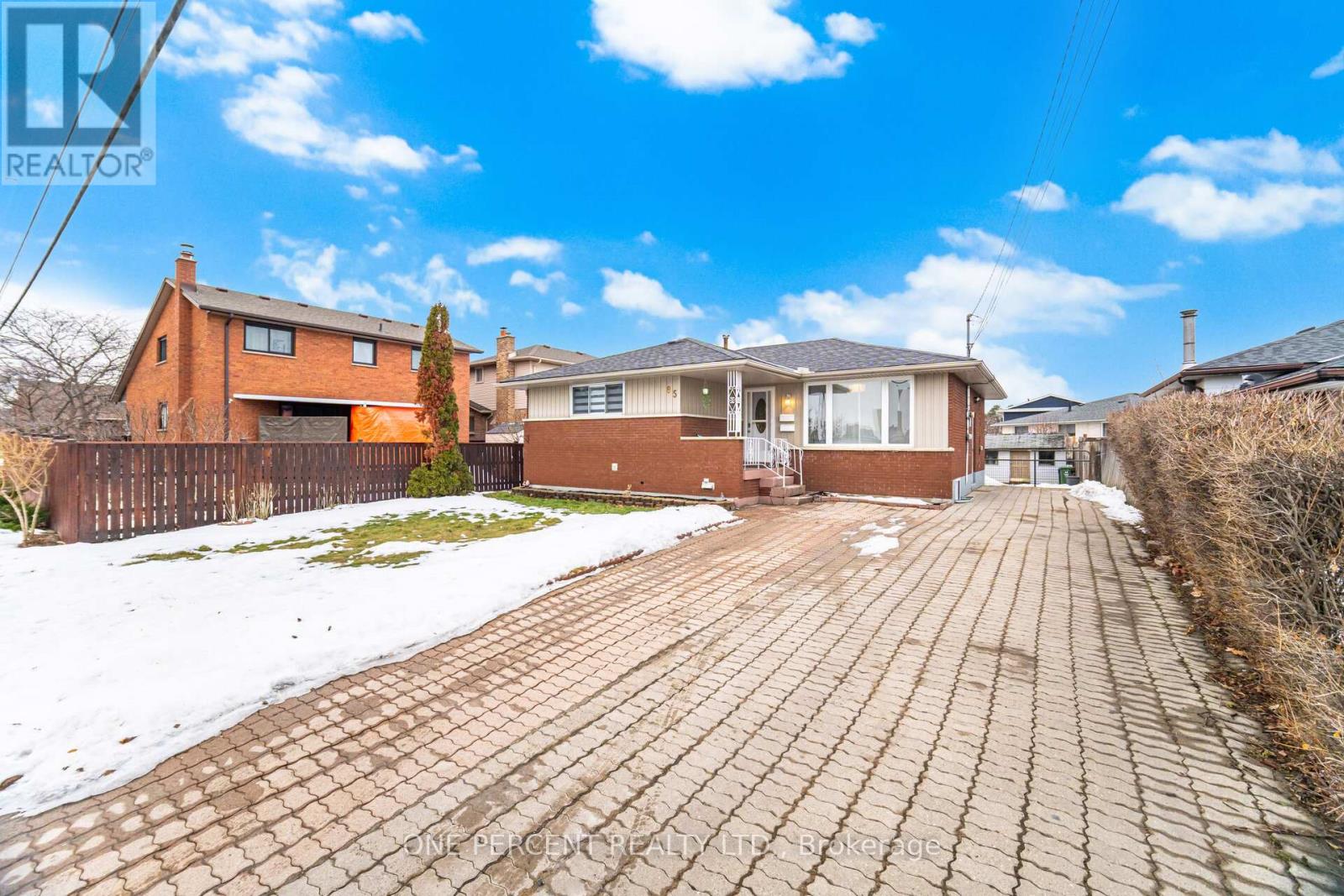 85 KENORA AVENUE, Hamilton, Ontario