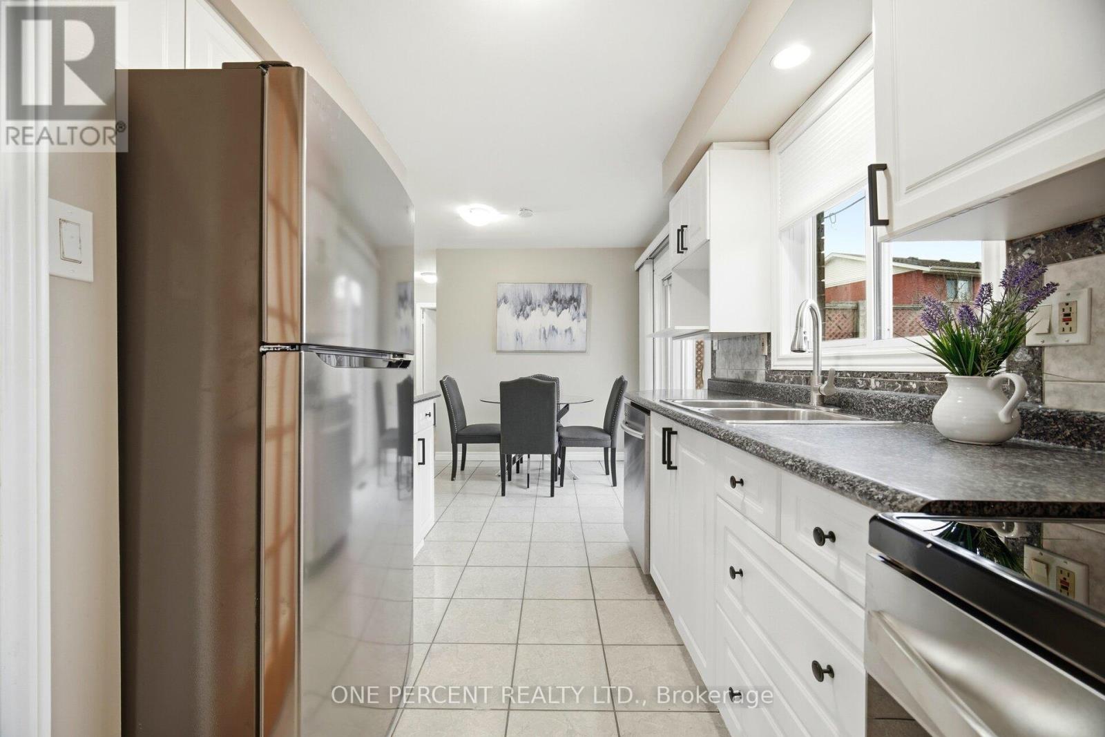 85 Kenora Avenue, Hamilton, Ontario  L8E 1C3 - Photo 13 - X12810502