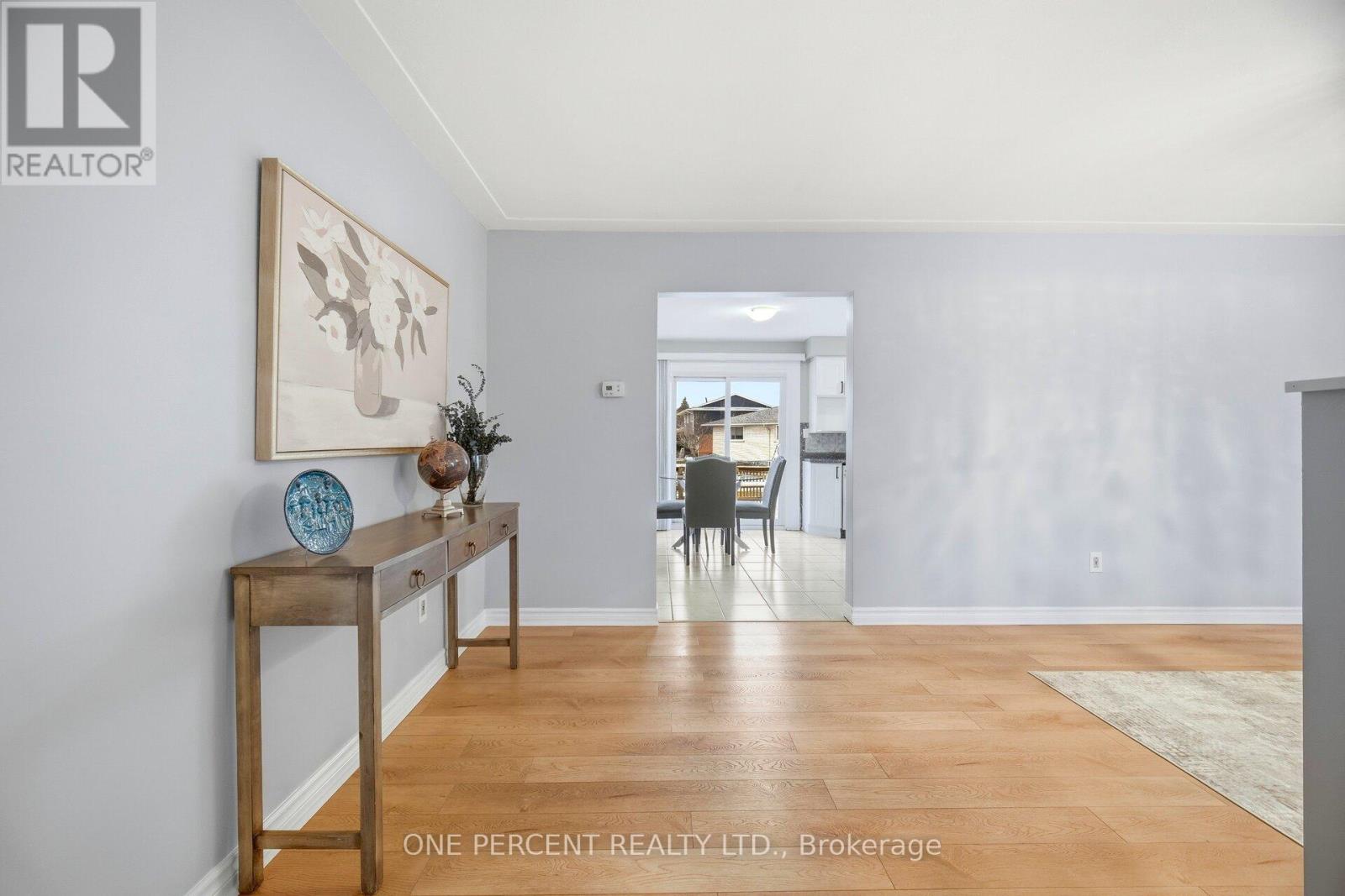 85 Kenora Avenue, Hamilton, Ontario  L8E 1C3 - Photo 7 - X12810502