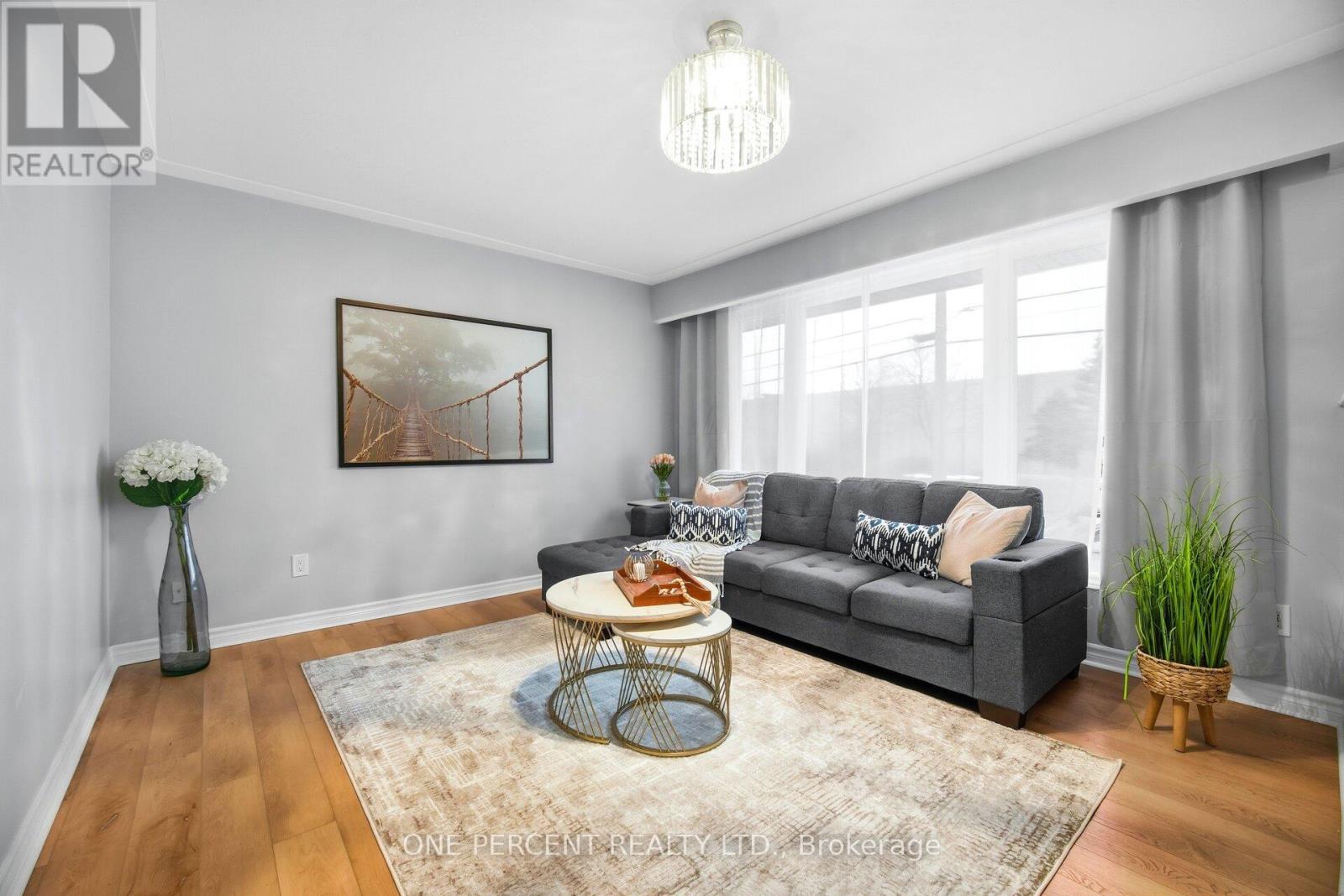 85 Kenora Avenue, Hamilton, Ontario  L8E 1C3 - Photo 9 - X12810502