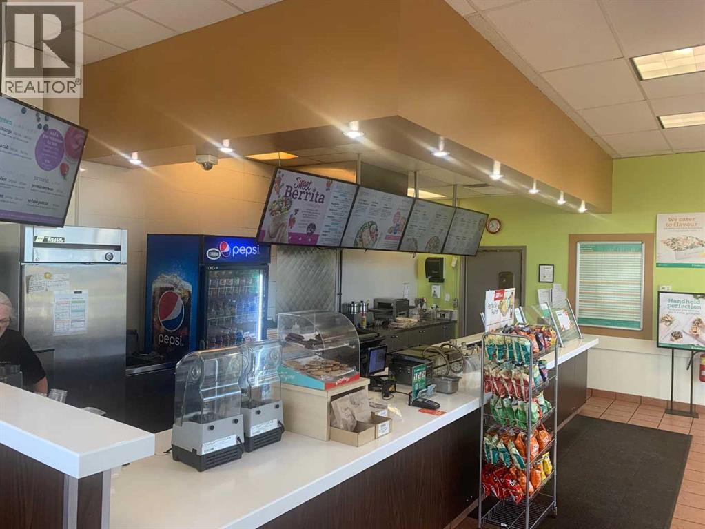 805 East Lake Boulevard, Airdrie, Alberta  T8H 2G4 - Photo 10 - A2253025