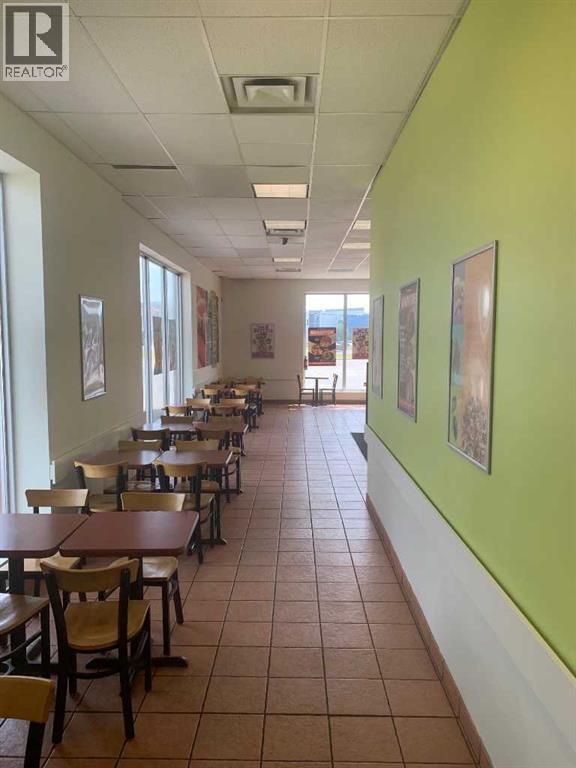 805 East Lake Boulevard, Airdrie, Alberta  T8H 2G4 - Photo 4 - A2253025