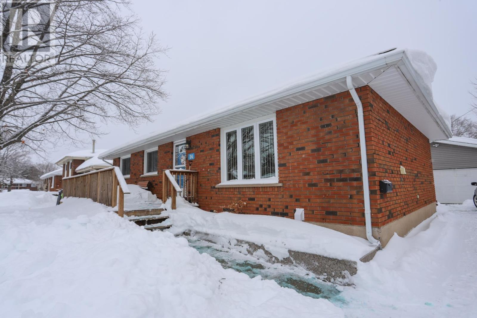 14 Elaine Ct, Sault Ste. Marie, Ontario  P6A 4R9 - Photo 3 - SM260007