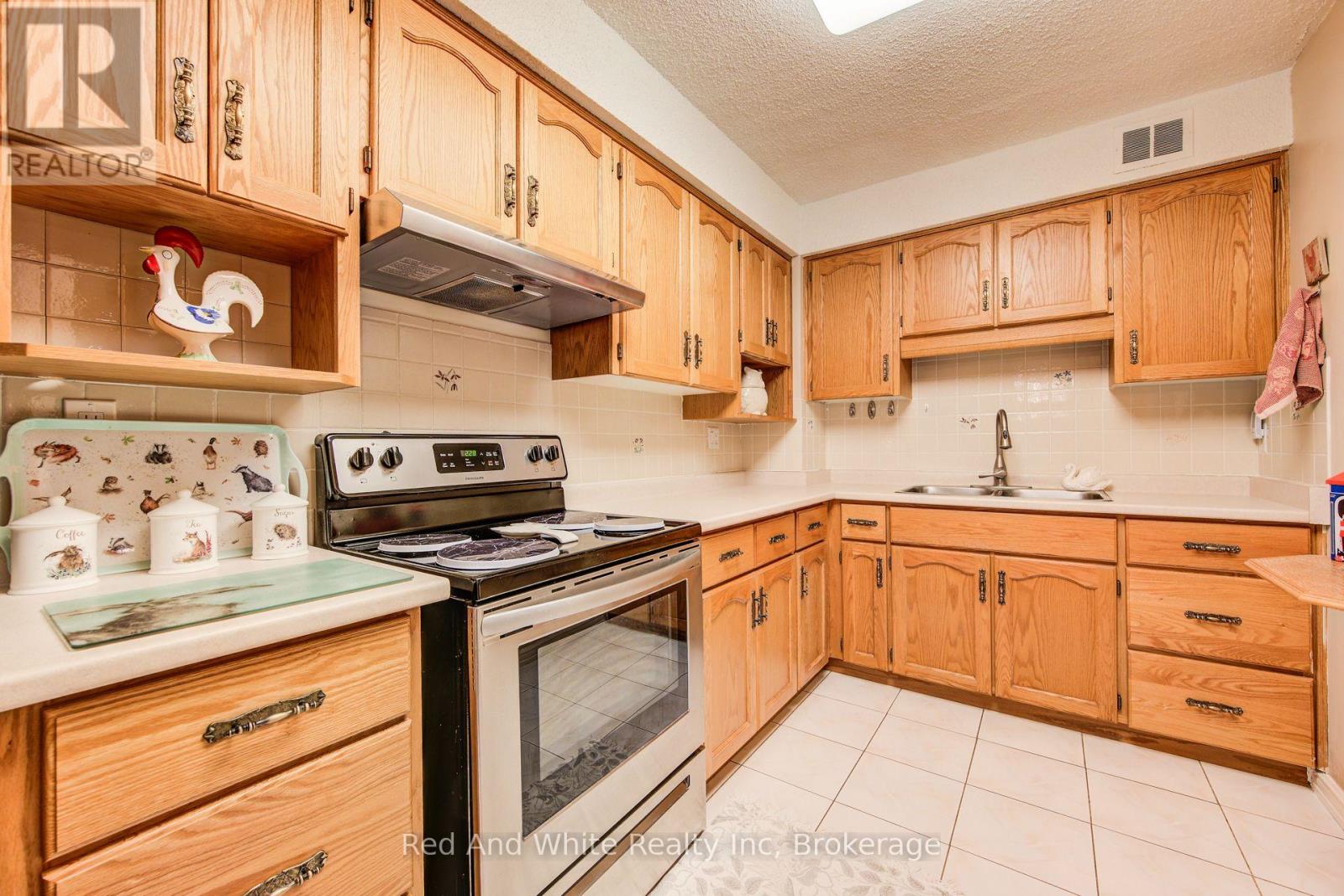 206 - 93 Westwood Road, Guelph (Willow West/sugarbush/west Acres), Ontario  N1H 7J7 - Photo 11 - X12810578