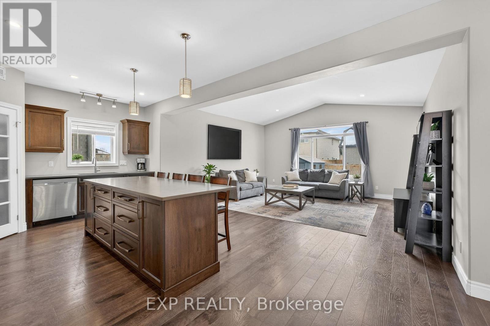 25 Virginia Crescent, Belleville, Ontario  K8N 0K5 - Photo 3 - X12810580