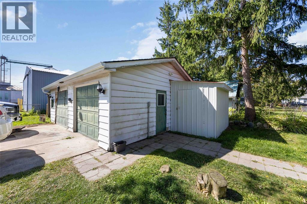 3201 Park Street, Brooke-Alvinston, Ontario  N0N 1K0 - Photo 31 - 26003713