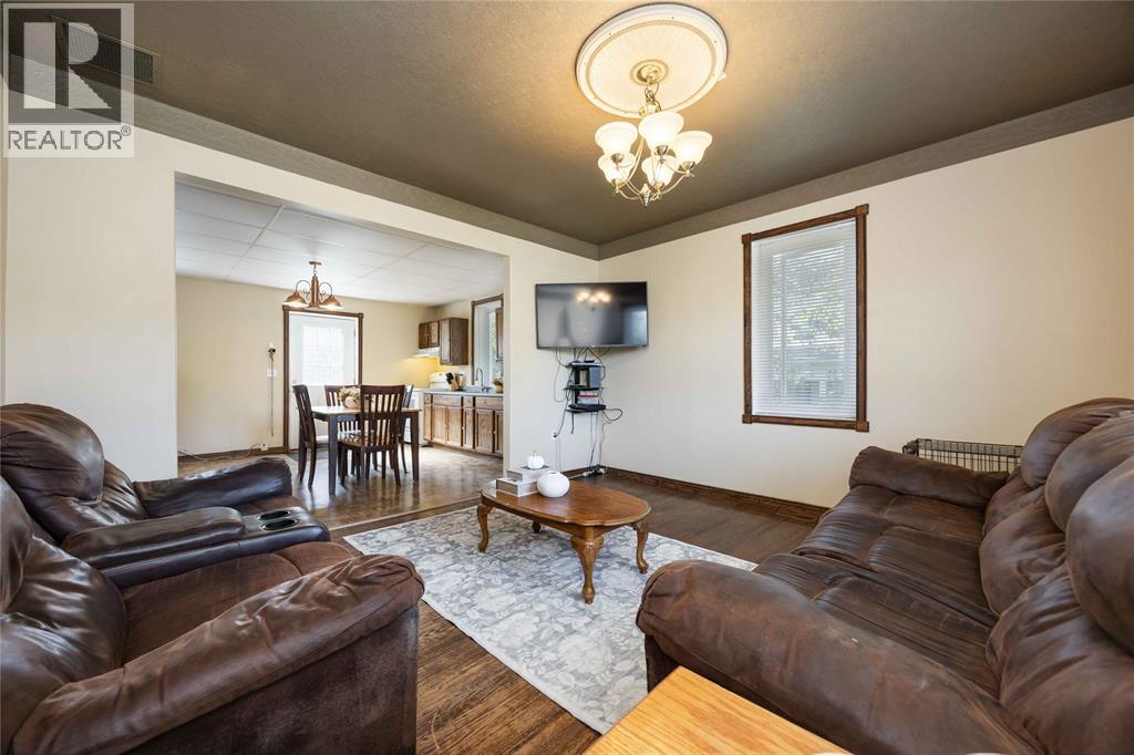 3201 Park Street, Brooke-Alvinston, Ontario  N0N 1K0 - Photo 4 - 26003713