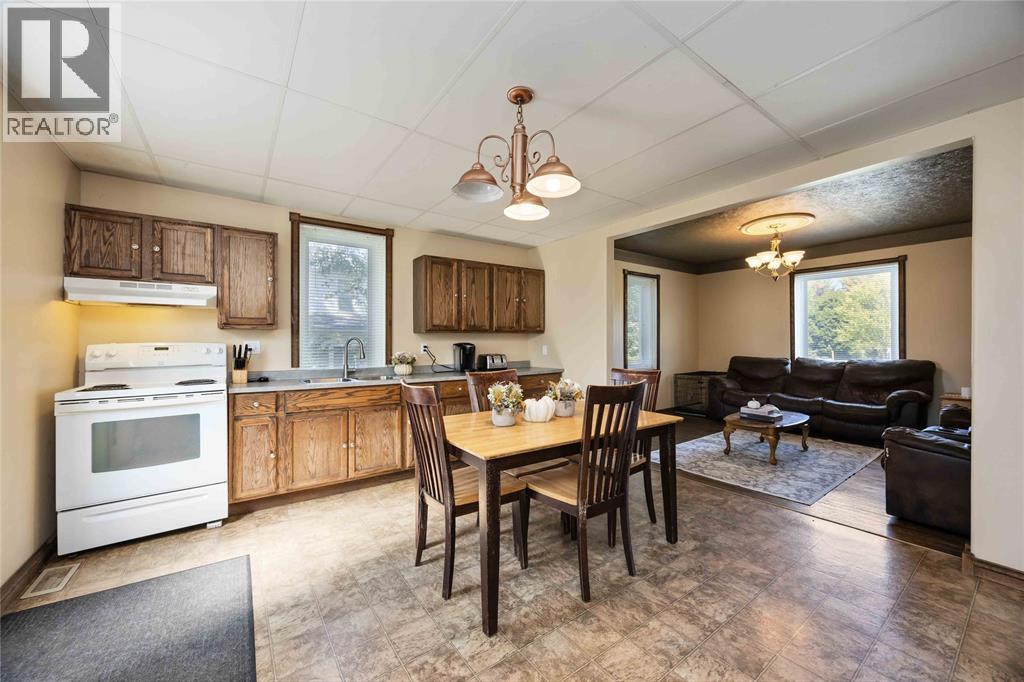 3201 Park Street, Brooke-Alvinston, Ontario  N0N 1K0 - Photo 6 - 26003713