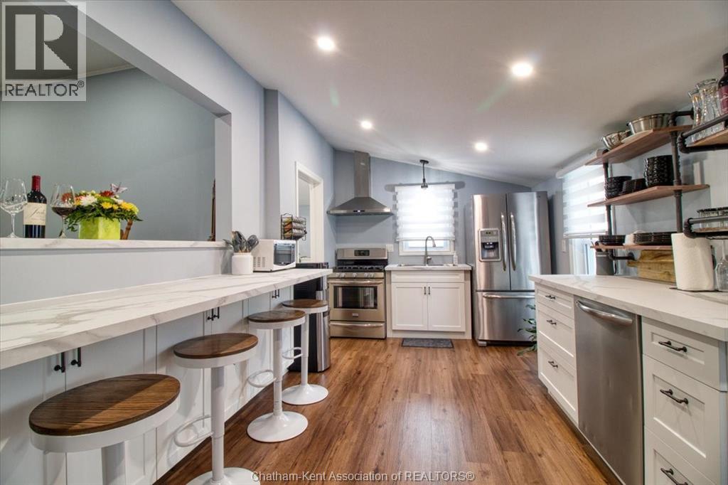 MLS# 26003722: 36 O'Neil STREET, Chatham, Canada