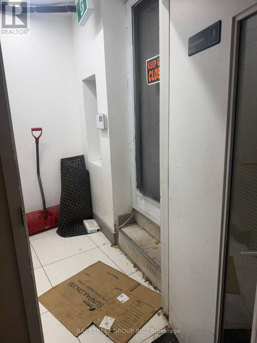 Main - 5315 Yonge Street, Toronto (Willowdale East), Ontario  M2N 5R4 - Photo 9 - C12810532