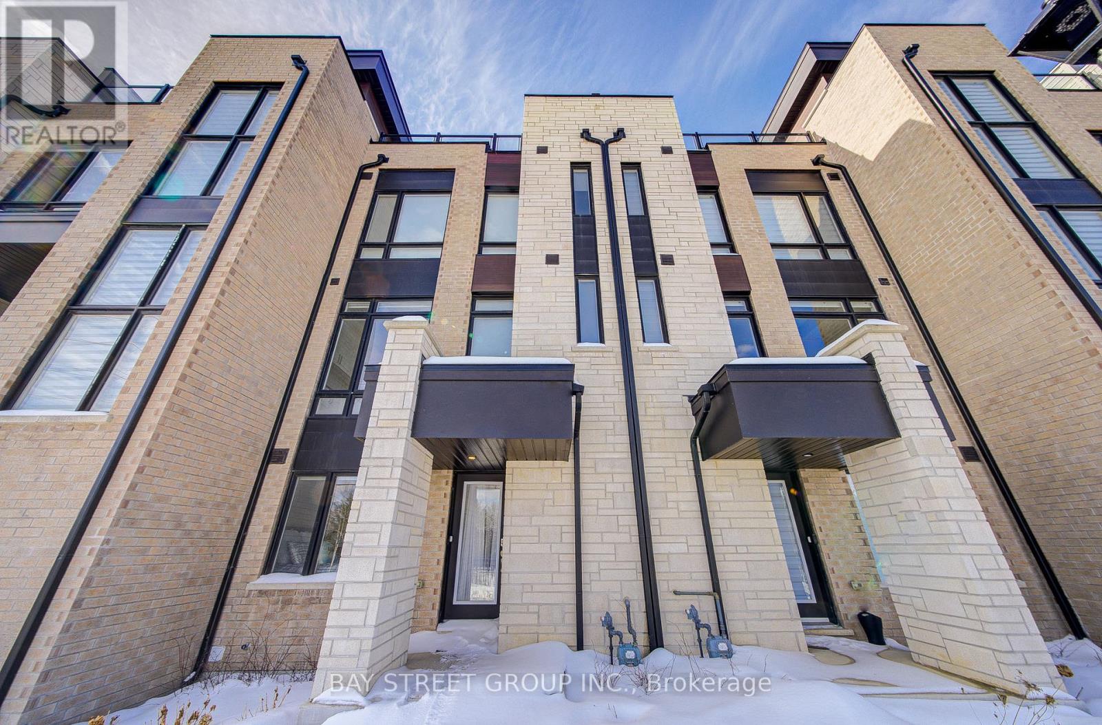 51 Credit Lane, Richmond Hill, Ontario L4E 1G9 - Photo 2 - N12810548