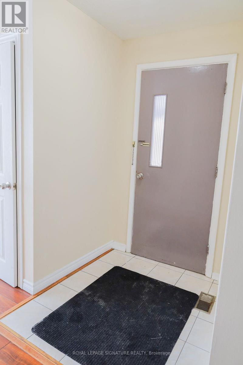 Upper - 39 Brisco Street, Brampton, Ontario  L6V 1X1 - Photo 3 - W12810584