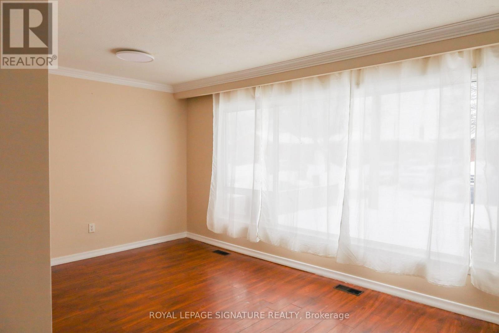 Upper - 39 Brisco Street, Brampton, Ontario  L6V 1X1 - Photo 7 - W12810584