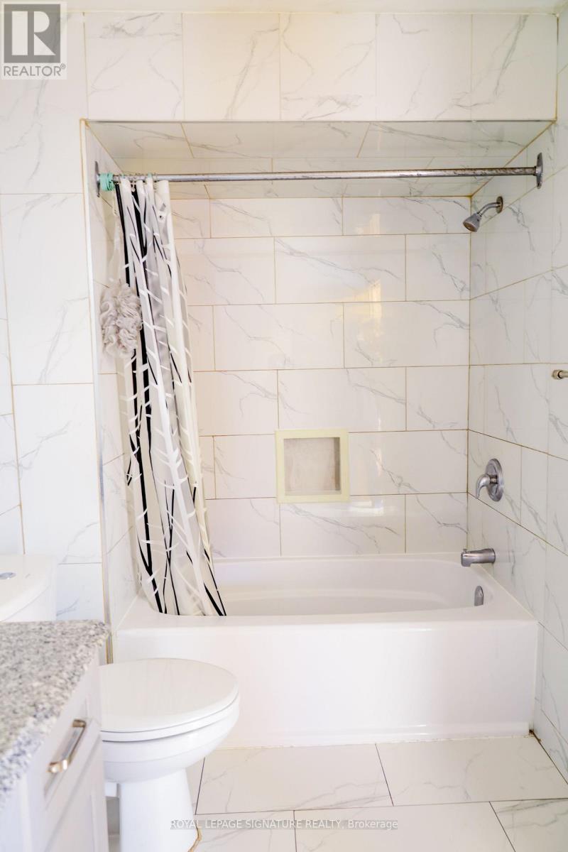 Upper - 35 Jellicoe Crescent, Brampton (Northgate), Ontario  L6S 3H7 - Photo 10 - W12810586