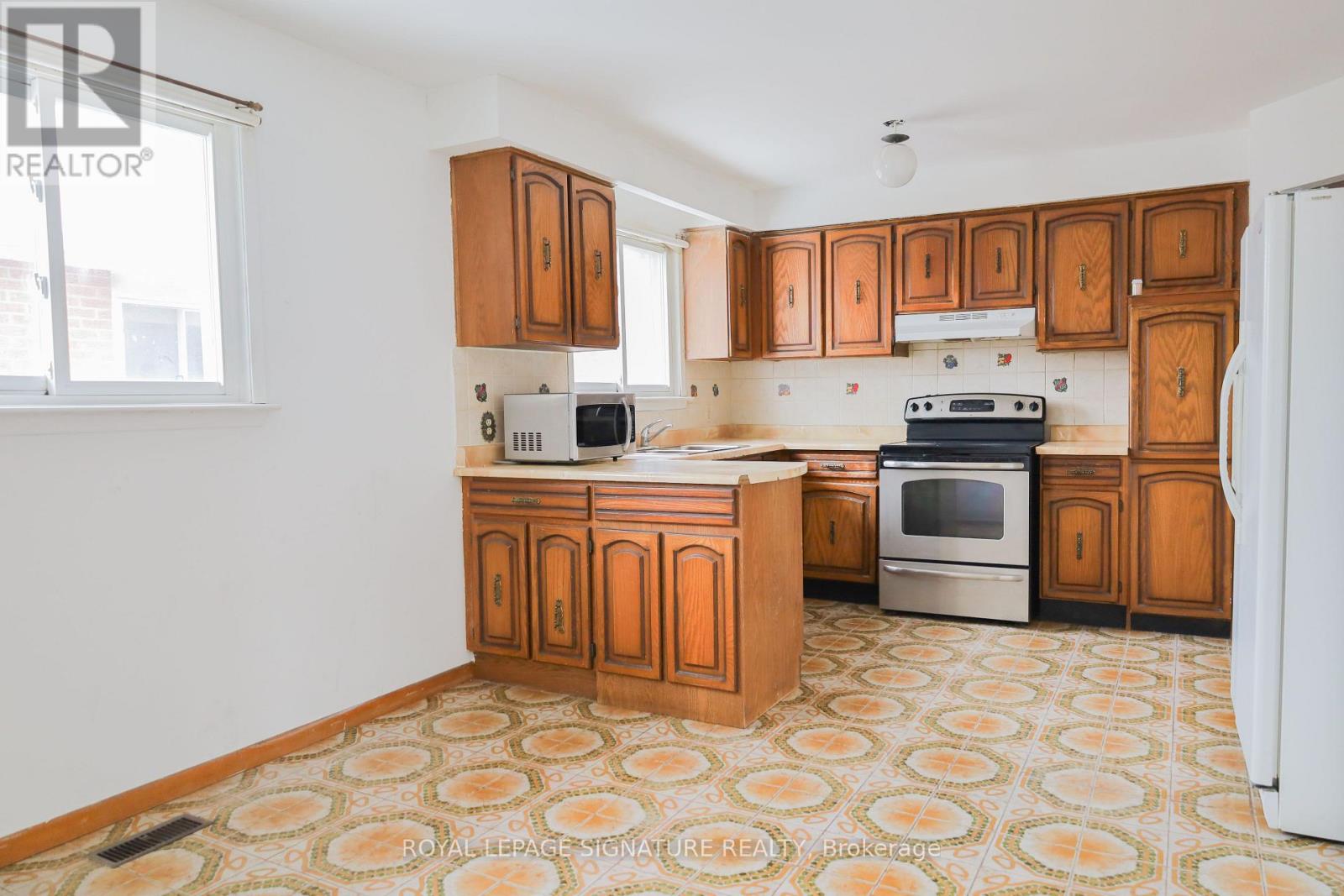 Upper - 35 Jellicoe Crescent, Brampton (Northgate), Ontario  L6S 3H7 - Photo 6 - W12810586