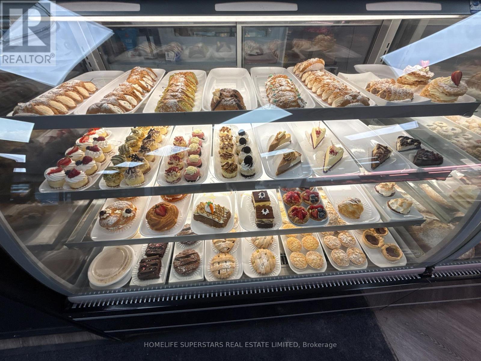 27 Ruth Avenue, Brampton (Heart Lake West), Ontario  L6Z 4R2 - Photo 16 - W12810590