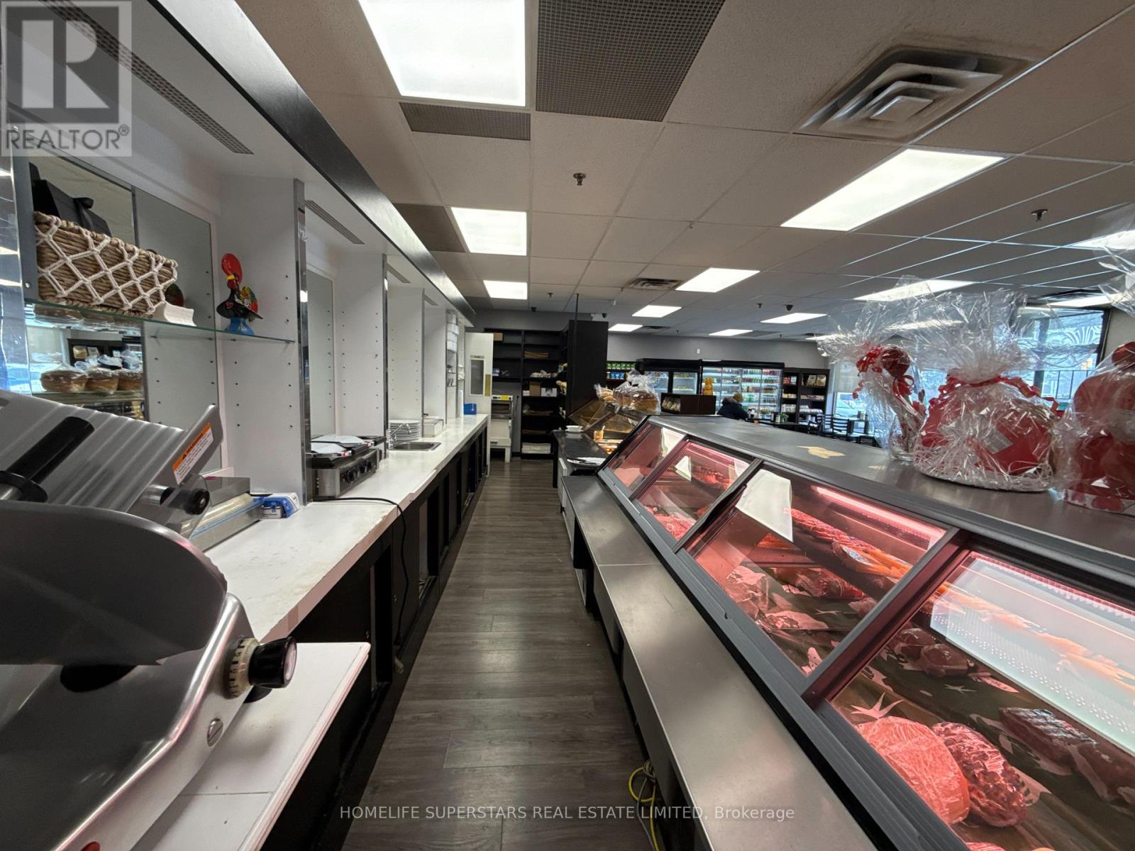 27 Ruth Avenue, Brampton (Heart Lake West), Ontario  L6Z 4R2 - Photo 18 - W12810590