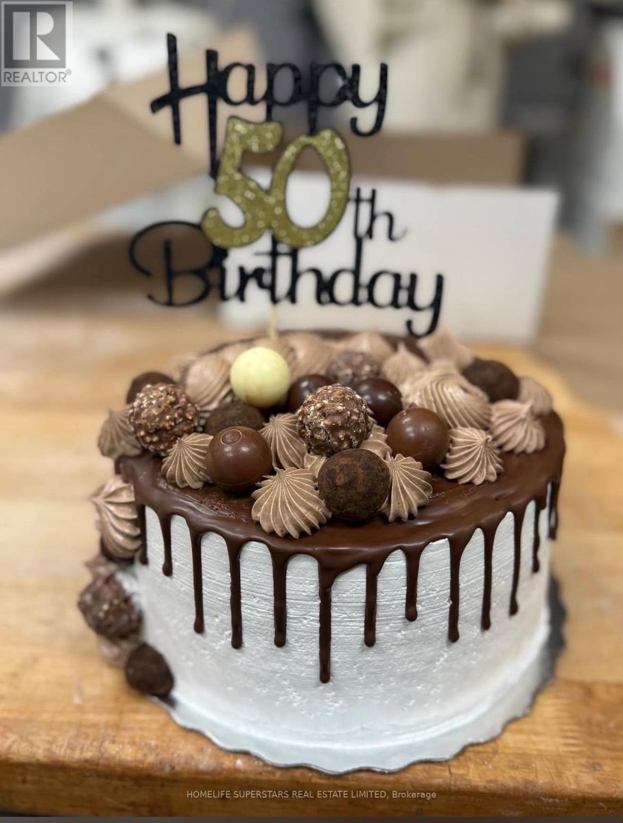 27 Ruth Avenue, Brampton (Heart Lake West), Ontario  L6Z 4R2 - Photo 2 - W12810590