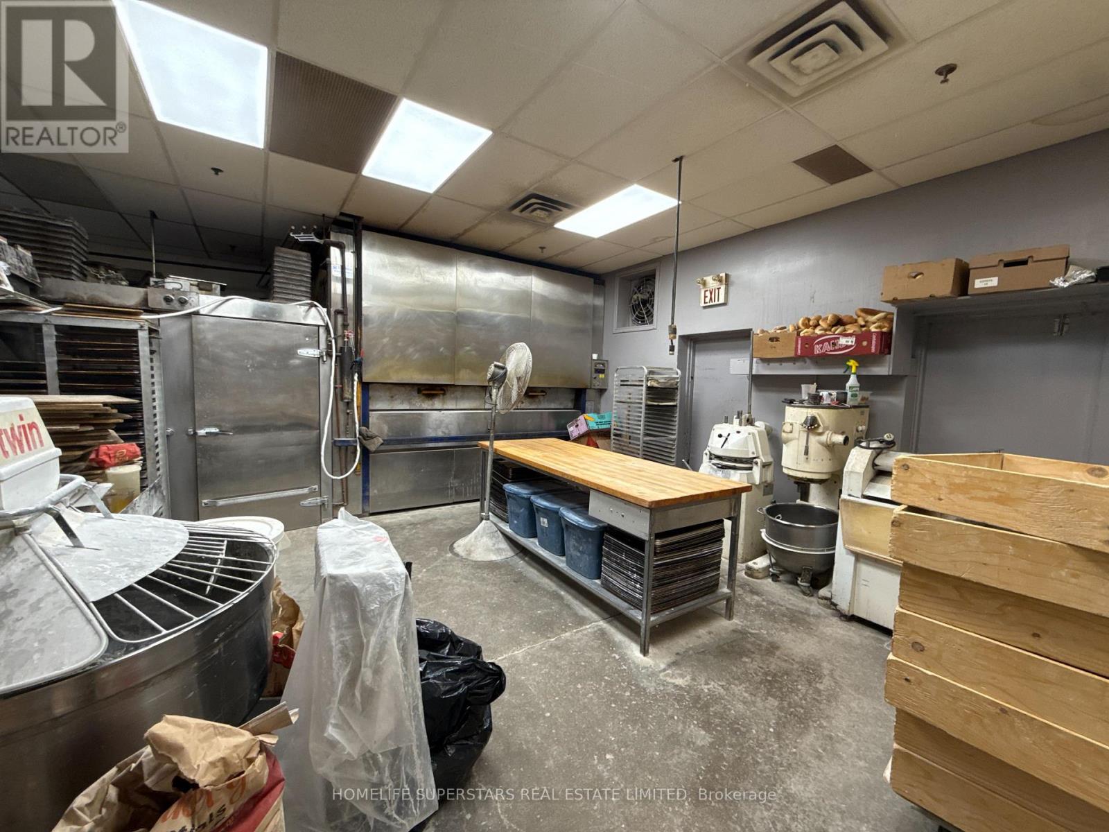 27 Ruth Avenue, Brampton (Heart Lake West), Ontario  L6Z 4R2 - Photo 21 - W12810590