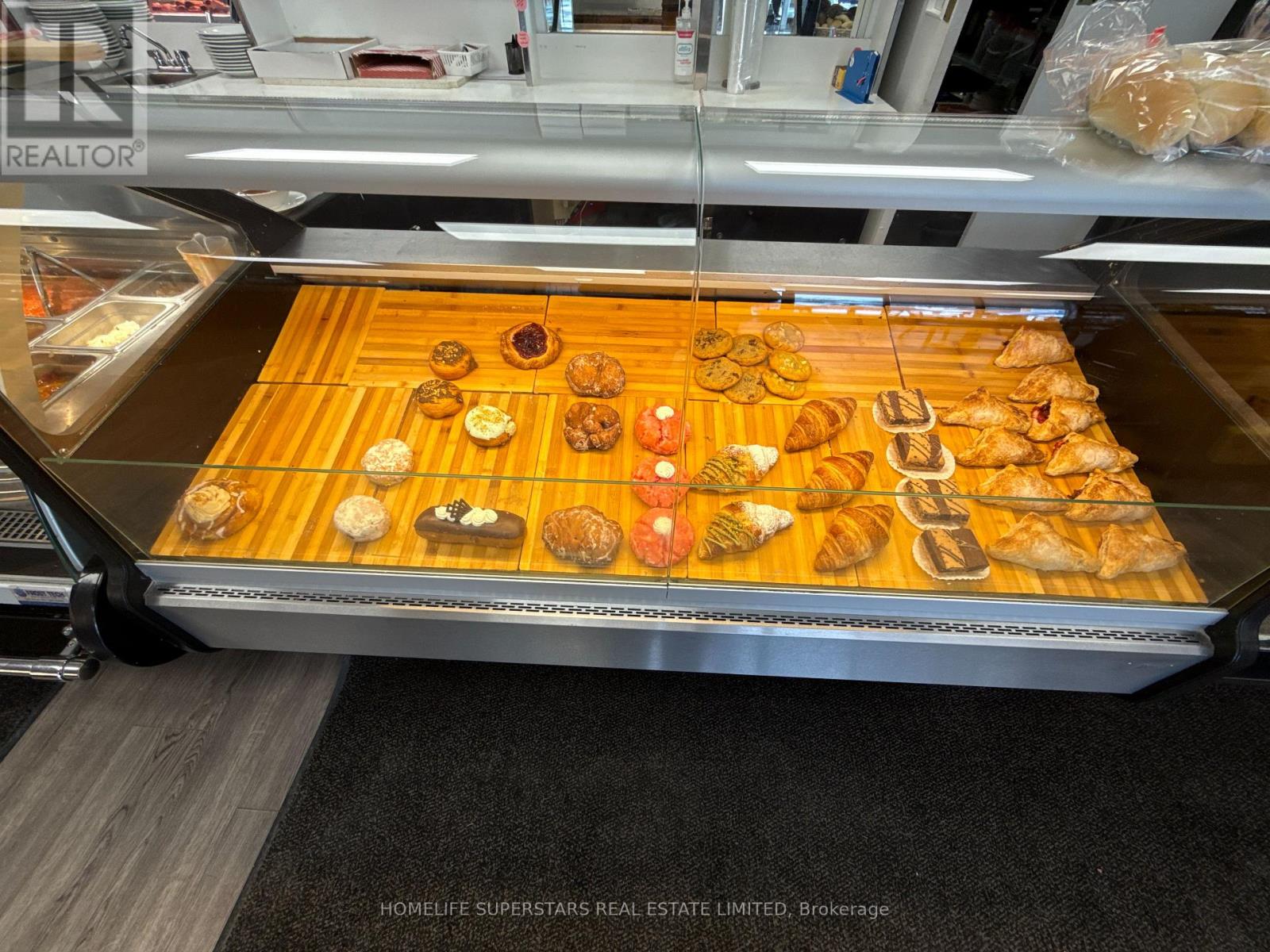 27 Ruth Avenue, Brampton (Heart Lake West), Ontario  L6Z 4R2 - Photo 36 - W12810590