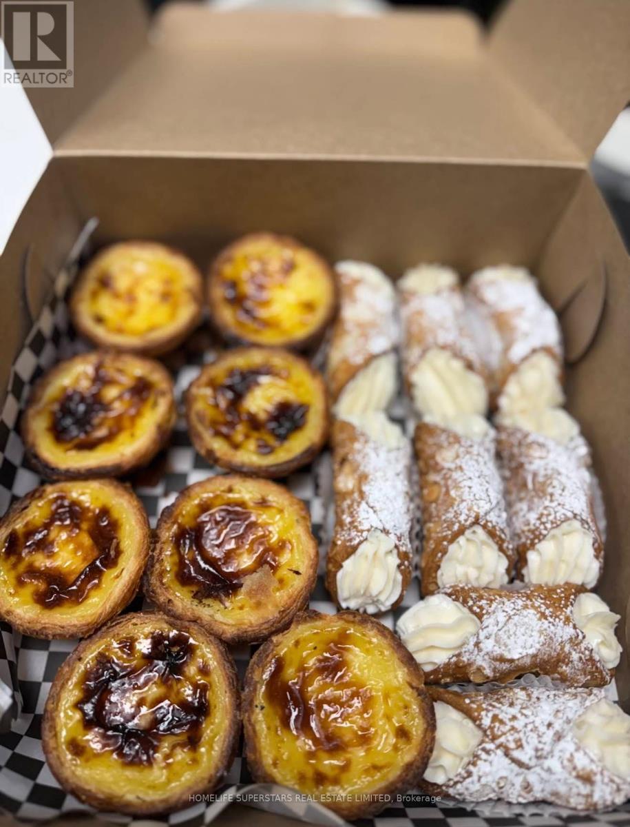 27 Ruth Avenue, Brampton (Heart Lake West), Ontario  L6Z 4R2 - Photo 5 - W12810590