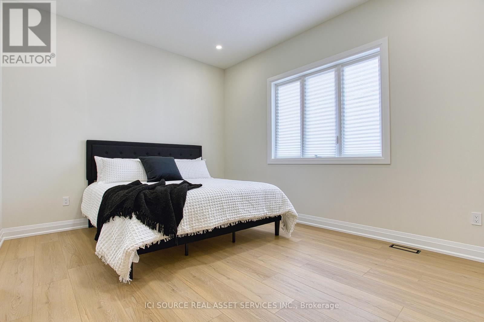 Upper Floors - 67 Creanona Boulevard, Hamilton, Ontario  L8E 5T2 - Photo 16 - X12692274