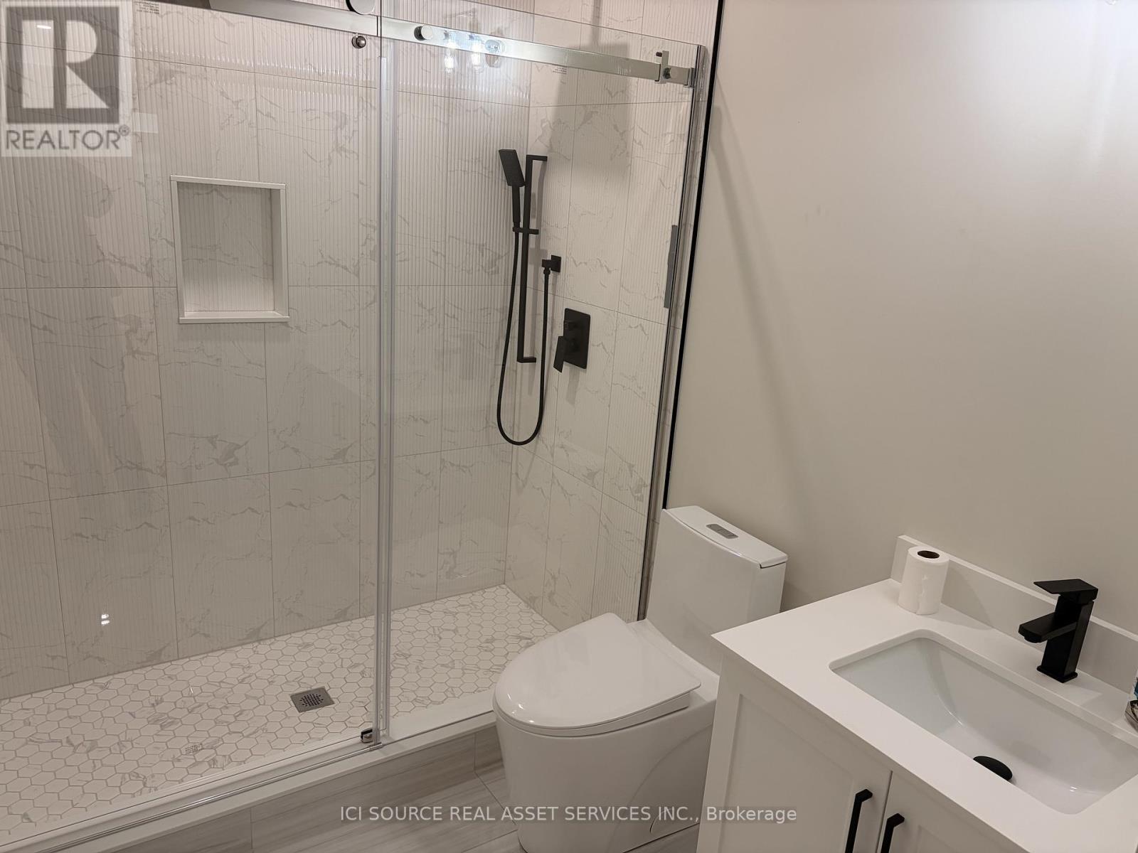 Lower Level Unit - 67 Creanona Boulevard, Hamilton, Ontario  L8E 5T2 - Photo 11 - X12696418