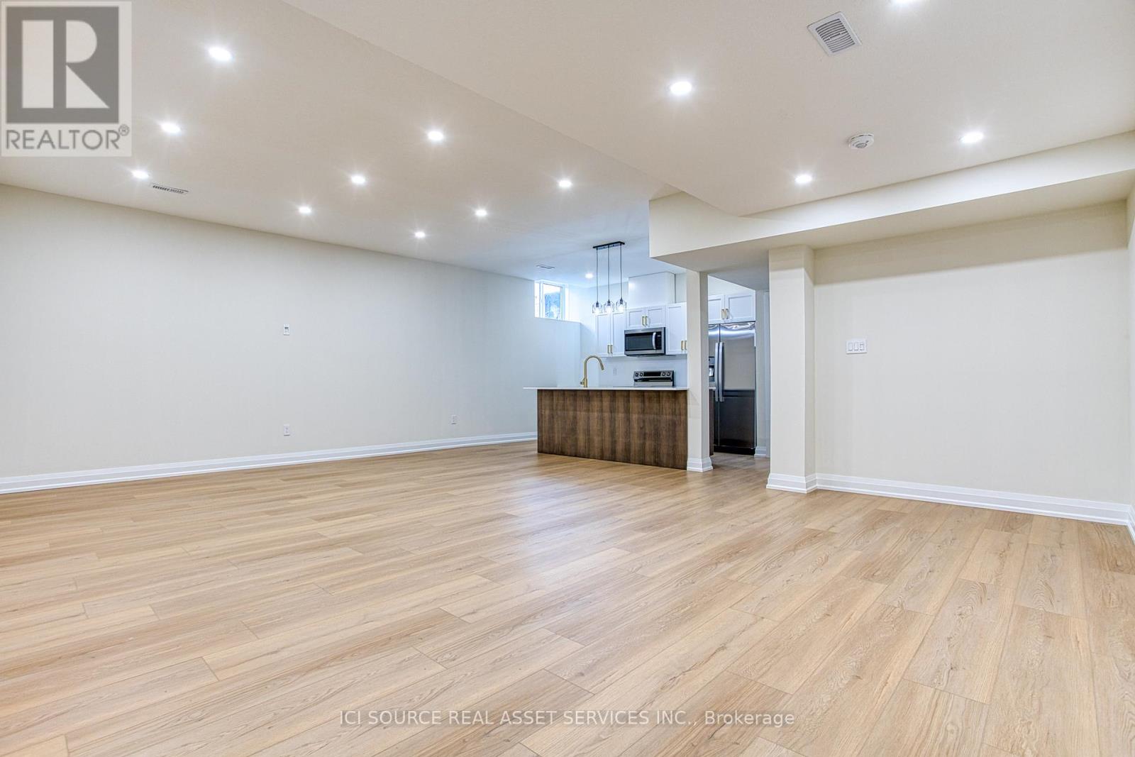 Lower Level Unit - 67 Creanona Boulevard, Hamilton, Ontario  L8E 5T2 - Photo 6 - X12696418