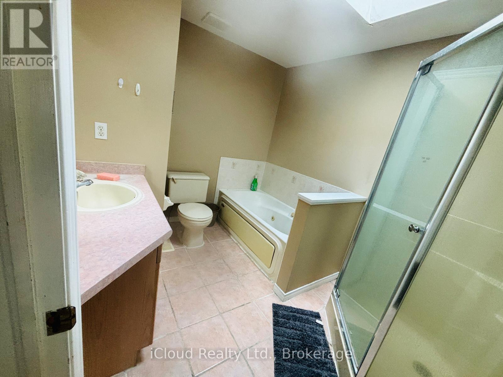 65 Periwinkle Way, Guelph, Ontario  N1L 1J2 - Photo 11 - X12810552