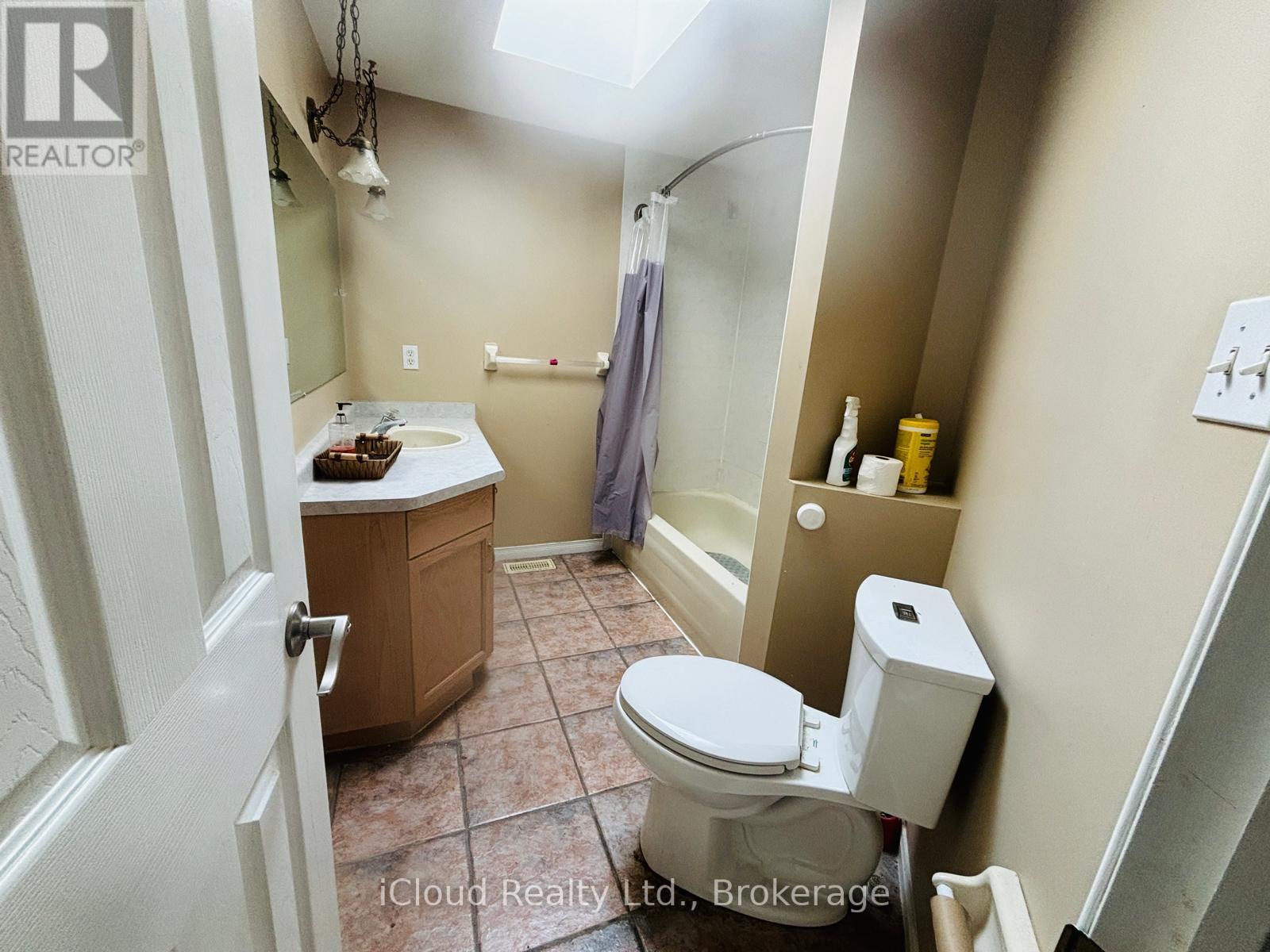 65 Periwinkle Way, Guelph, Ontario  N1L 1J2 - Photo 15 - X12810552