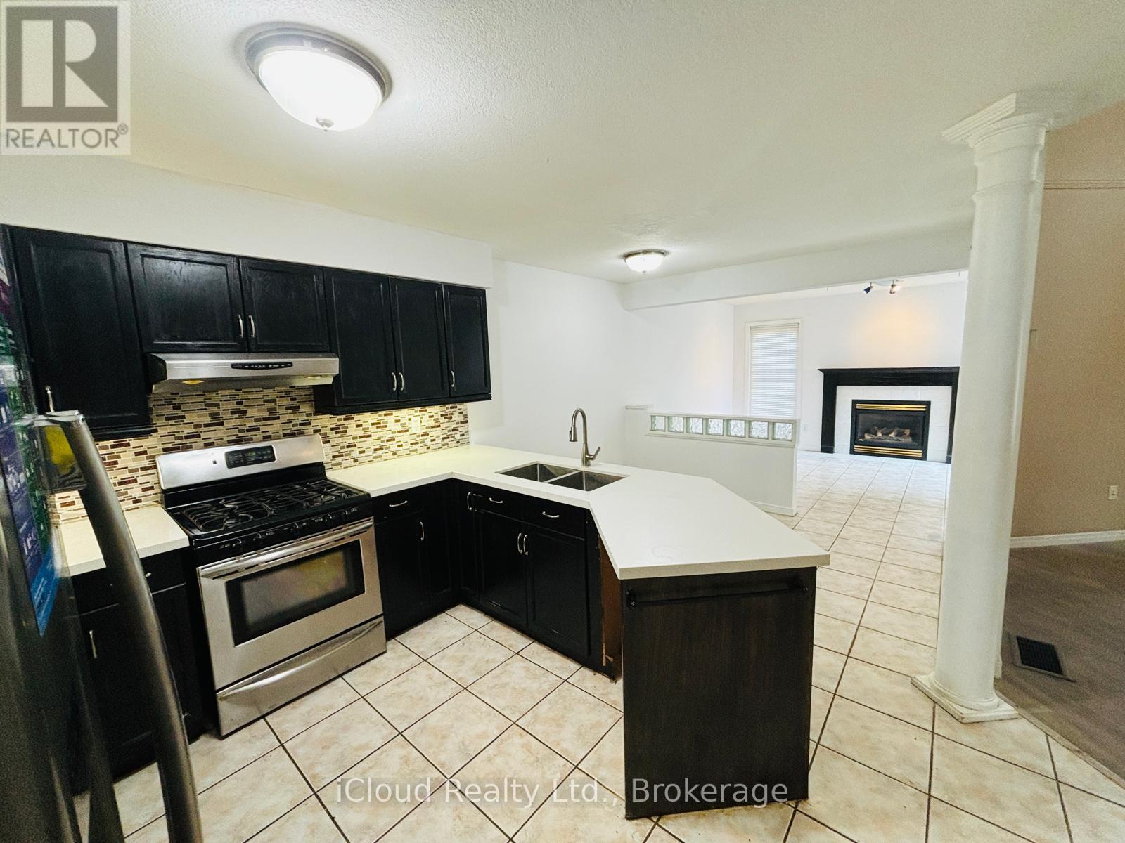 65 Periwinkle Way, Guelph, Ontario  N1L 1J2 - Photo 3 - X12810552